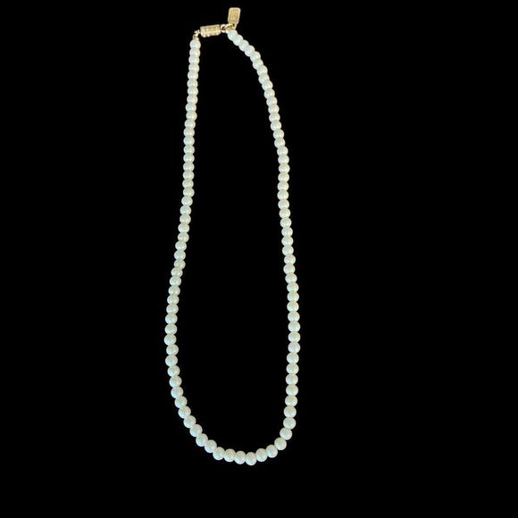 1928 Signed Single Strand Imitation Pearl Necklace Barrel Clasp 15.25” Length - Picture 4 of 4